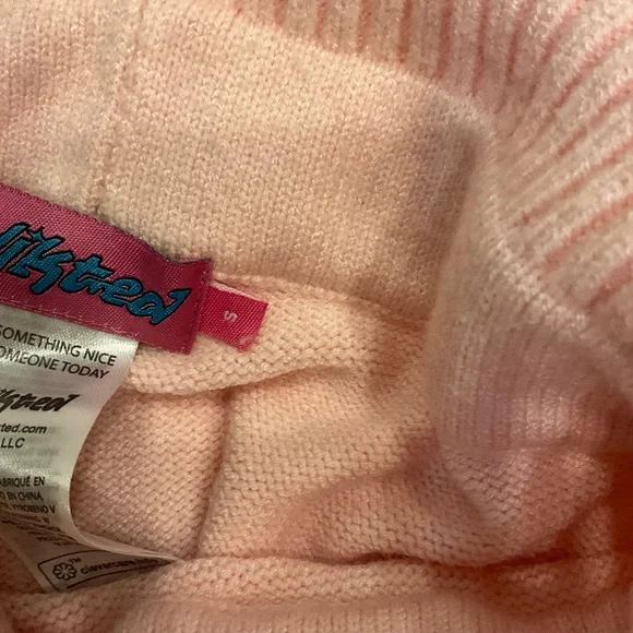 EDIKTED Pink Desiree flare bottom and zip up long sleeve - Picture 2 of 6